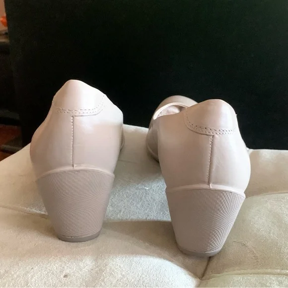 ** SOLD ELSEWHERE ** - Picture 5 of 6